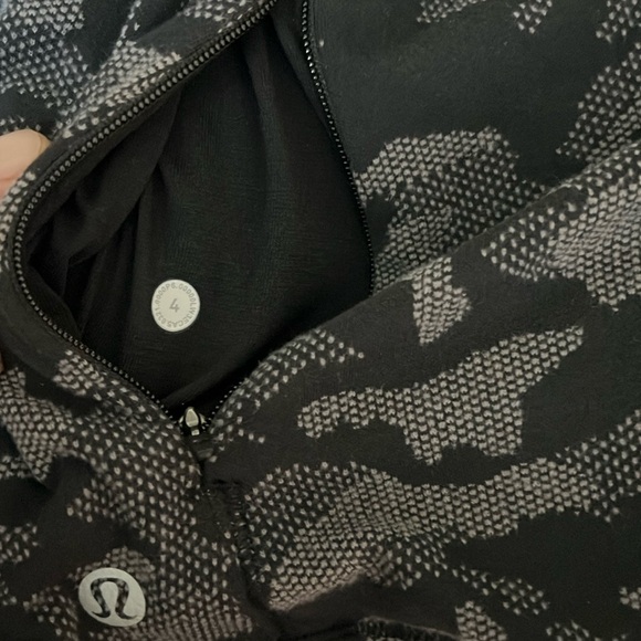 Lululemon - Picture 10 of 10